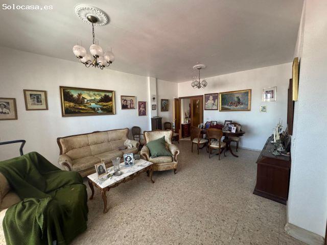Piso en Venta con Vistas al Mar en La Caleta La Viña, Cádiz