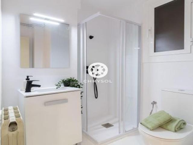 PISO EN VENTA CON HERMOSA TERRAZA DE 40mts EN EIXAMPLE