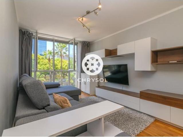 Piso en venta con piscina junto a Plaza Cerdà