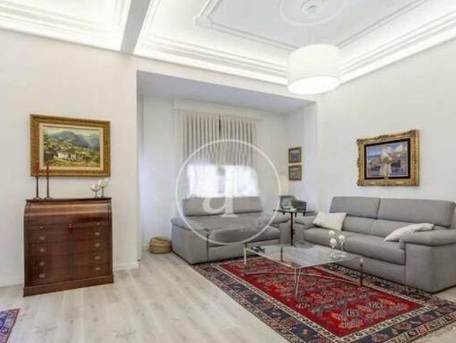 Piso en venta de dos habitaciones junto a Plaza de Espana