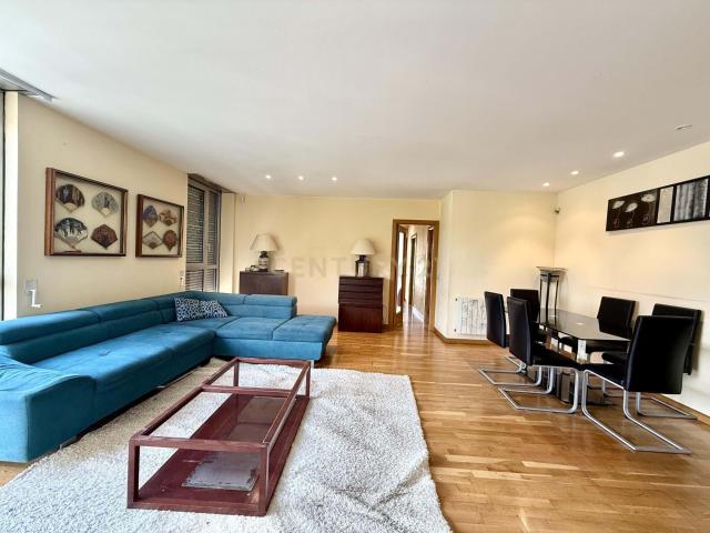 Piso en venta de 3 habitaciones amplio y luminoso en La Marina de Port