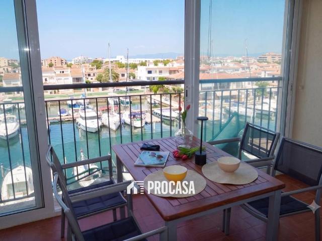 Piso en Venta en Muga Gran Reserva Badia