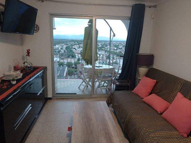 Piso en Venta en Muga Gran Reserva Badia