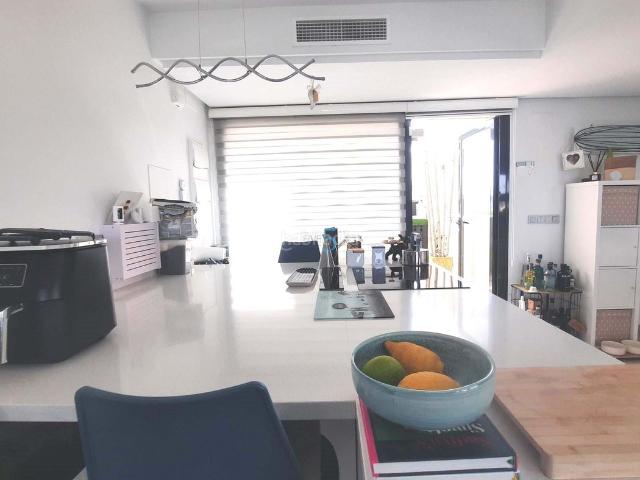 Piso en venta en Murcia, Corvera. Fantástico apartamento de 2 dormitorios, 2 baños, en la primera planta con piscina común y aparcamiento en Corvera Golf Resort. As. Pisos.
