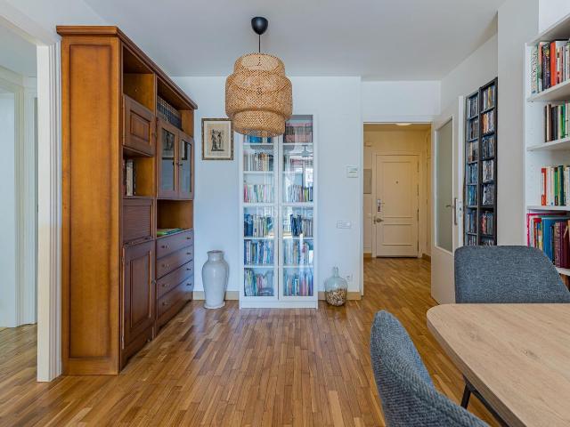 Piso en venta en Murcia, El Carmen. Piso de dos dormitorios en Molinos del Río, Murcia con garaje. Pisos.