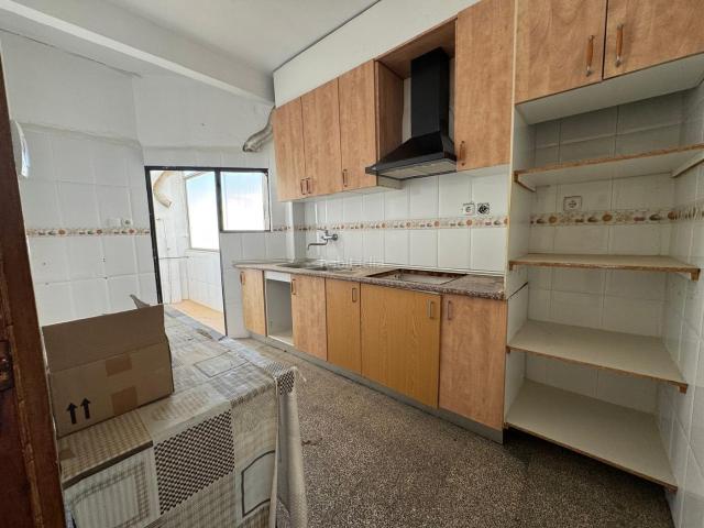 Piso en venta en Murcia, La Fama. Piso en cuarta planta sin ascensor, distribuida en 3 dormitorios y un baño. Pisos.