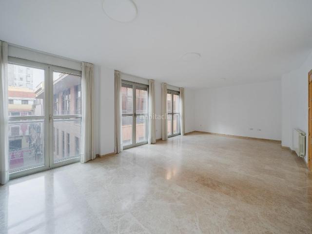 Piso en venta en Murcia, Santa Catalina San Bartolomé. Amplio y Luminoso Piso en el Corazón de Murcia Alfonso X El Sabio. Pisos.