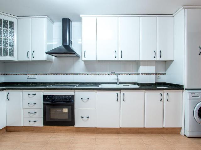 Piso en venta en Murcia, Santa Eulalia. PISO CERCA DE LA MERCED. Pisos.
