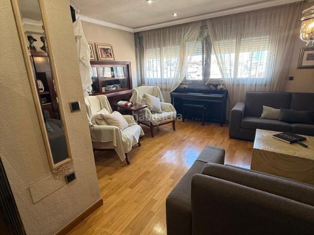 Piso en venta en Murcia, San Antón. Amplio y luminoso piso en San Antón, Murcia Ideal para familias. Pisos.