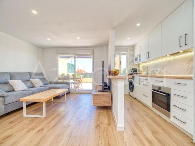 Piso en venta en Mutxamel, Valle del Sol. Piso reformado en venta de 3 y 1 baño con terraza y parking en Rio Park, Mutxamel. Pisos.
