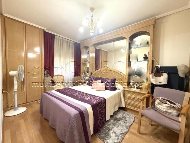 Piso en venta en Madrid, Timón. Piso en Barajas de 3 dormitorios muy tranquilo y para entrar a vivir. Pisos.