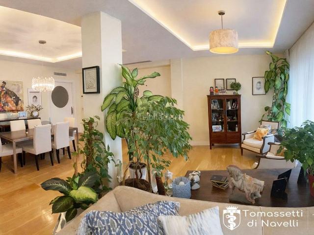 Piso en venta en Madrid, Trafalgar. Magnífica vivienda exterior de 270 m2, totalmente reformada, en el cotizado barrio de ChamberíTrafalgar. Pisos.