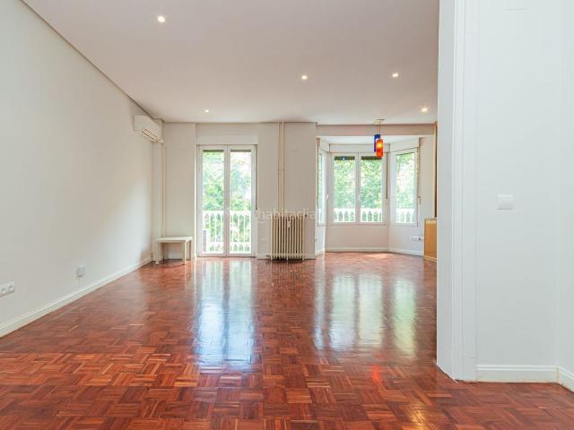 Piso en venta en Madrid, Trafalgar. Pisos.