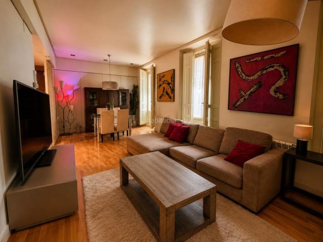 Piso en venta en Madrid, Universidad Malasaña. A pocos minutos de la Plaza del Dos de Mayo. Pisos.