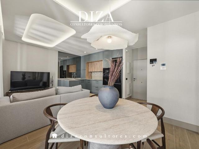 Piso en venta en Madrid, Universidad Malasaña. Apartamento en edificio clásico. Pisos.