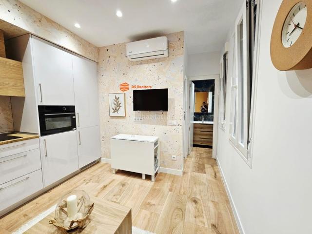Piso en venta en Madrid, Universidad Malasaña. APARTAMENTO REFORMADO Y AMUEBLADO EN EL CORAZÓN DE MALASAÑA. Pisos.