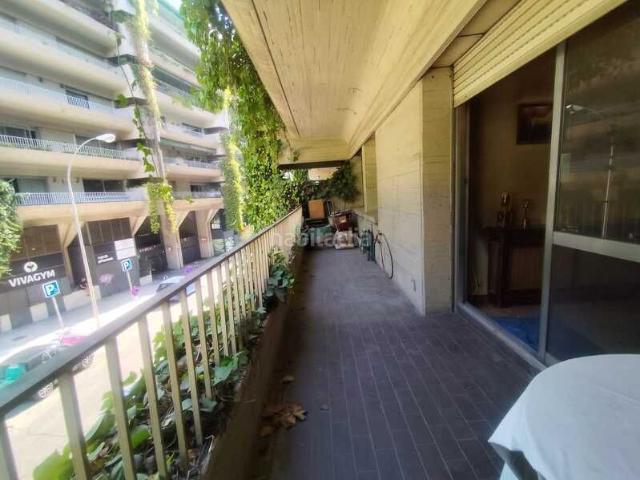 Piso en venta en Madrid, Universidad Malasaña. GLOBALPISO VENDE EN EXCLUSIVA vivienda con dos terrazas, plaza de garaje y gran potencial en uno de los edificios más emblemáticos. Pisos.
