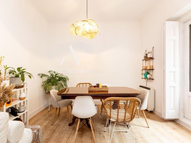 Piso en venta en Madrid, Universidad Malasaña. Exclusiva propiedad junto a Plaza de España Elegancia, amplitud y vistas privilegiadas en el corazón de Madrid. Pisos.