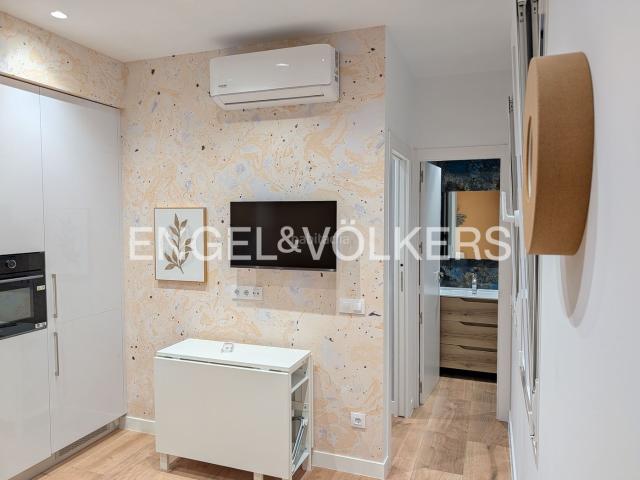 Piso en venta en Madrid, Universidad Malasaña. Oportunidad de inversión en Centro. Pisos.