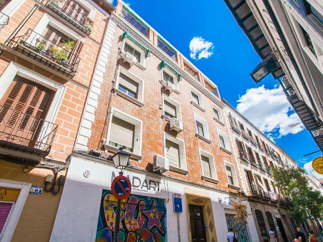 Piso en venta en Madrid, Universidad Malasaña. MAGNIFICO PISO EN LA CALLE MÁS EMBLEMÁTICA DE MALASAÑA. Pisos.