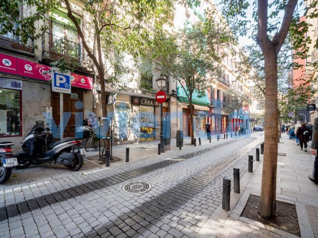 Piso en venta en Madrid, Universidad Malasaña. Piso en Universidad, 42 m2, 1 dormitorios, 1 baxF1os, 359.000 euros. Pisos.