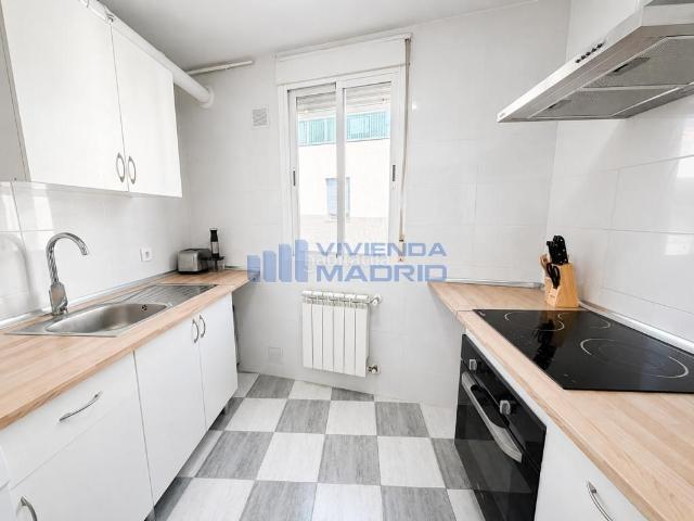 Piso en venta en Madrid, Valdeacederas. Pisos.