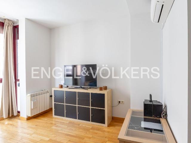 Piso en venta en Madrid, Valdeacederas. Práctico y funcional piso en Valdeacederas. Pisos.