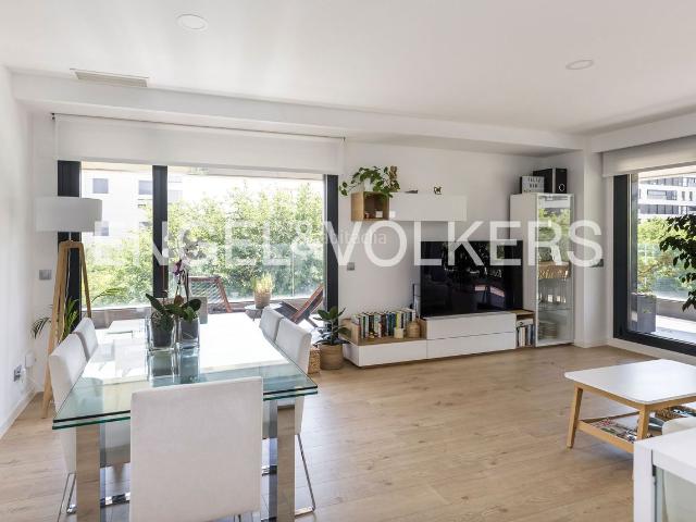 Piso en venta en Madrid, Valdebebas Valdefuentes. Espectacular vivienda con 80m de terraza en Valdebebas. Pisos.