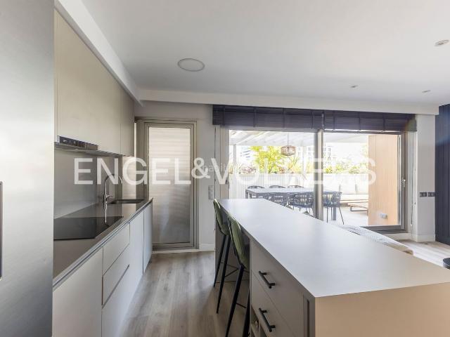 Piso en venta en Madrid, Valdebebas Valdefuentes. Magnífico piso amueblado con terraza de 35m en Valdebebas. Pisos.