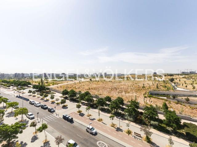 Piso en venta en Madrid, Valdebebas Valdefuentes. Magnífico piso con terraza frente al Parque de Valdebebas. Pisos.