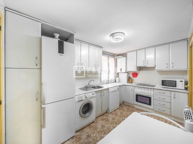 Piso en venta en Madrid, Valdebernardo Valderribas. Excelente piso de 4 dormitorios!. Pisos.