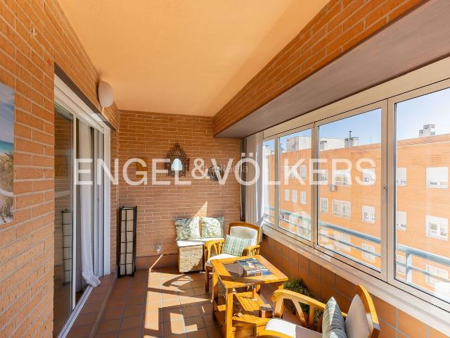 Piso en venta en Madrid, Valdebernardo Valderribas. Piso con gran terraza en Vicálvaro. Pisos.
