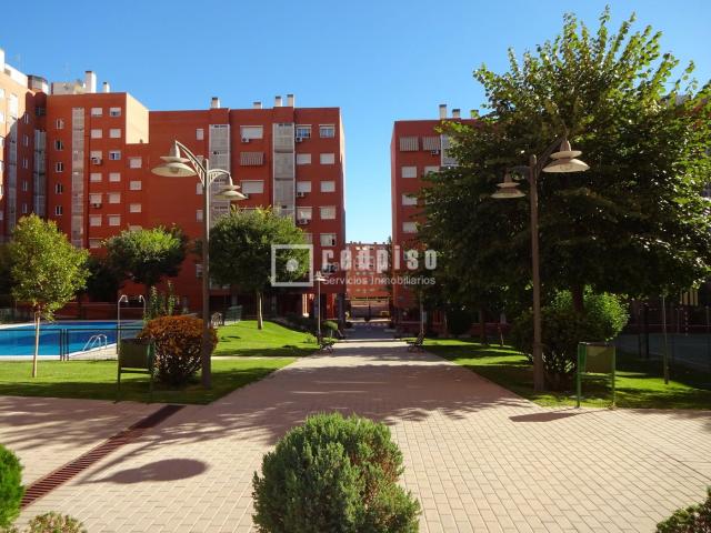 Piso en venta en Madrid, Valdebernardo Valderribas. Pisos.