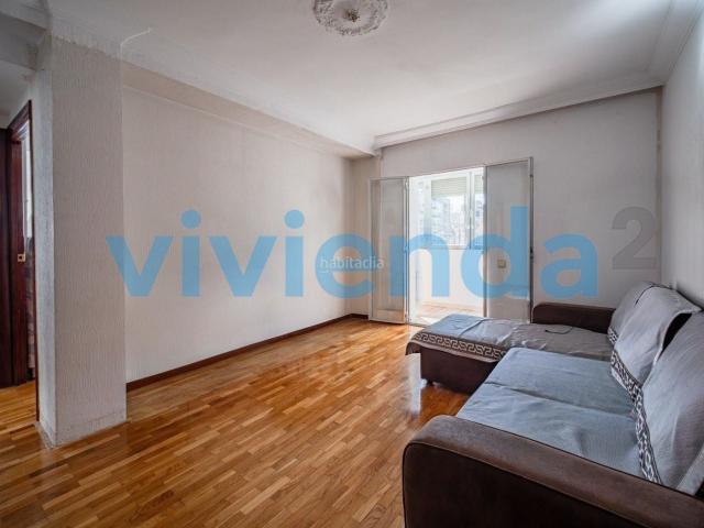 Piso en venta en Madrid, Valdezarza. Piso en Valdezarza, 81 m2, 3 dormitorios, 1 baxF1os, 488.000 euros. Pisos.