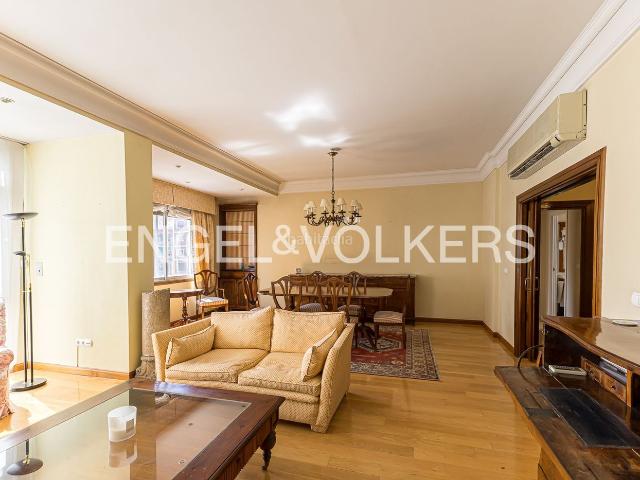Piso en venta en Madrid, Vallehermoso. Magnífica propiedad en 4ª planta exterior con vistas despejadas en Vallehermoso. Pisos.