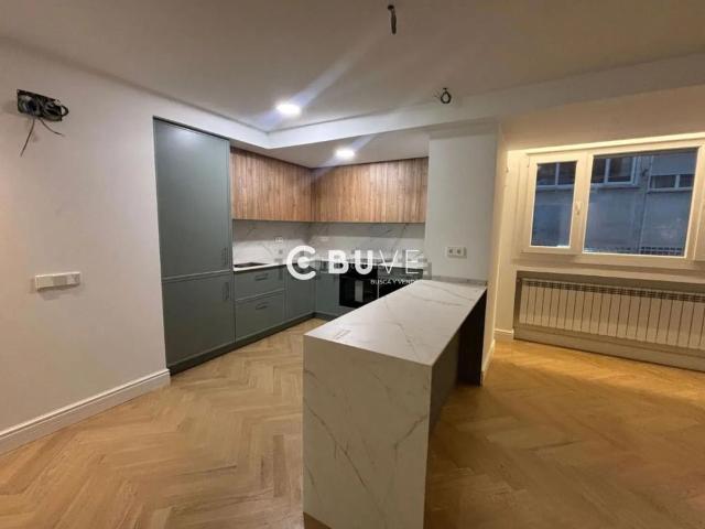 Piso en venta en Madrid, Vallehermoso. Piso recién reformado de 3 habitaciones y 3 baños. Pisos.