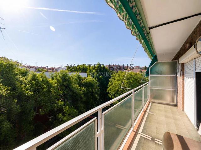 Piso en venta en Madrid, Ventas. Piso a reformar en venta en Ventas, Madrid. Pisos.