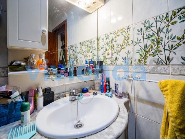 Piso en venta en Madrid, Ventas. Piso en Ventas, 54 m2, 2 dormitorios, 1 baxF1os, 267.000 euros. Pisos.