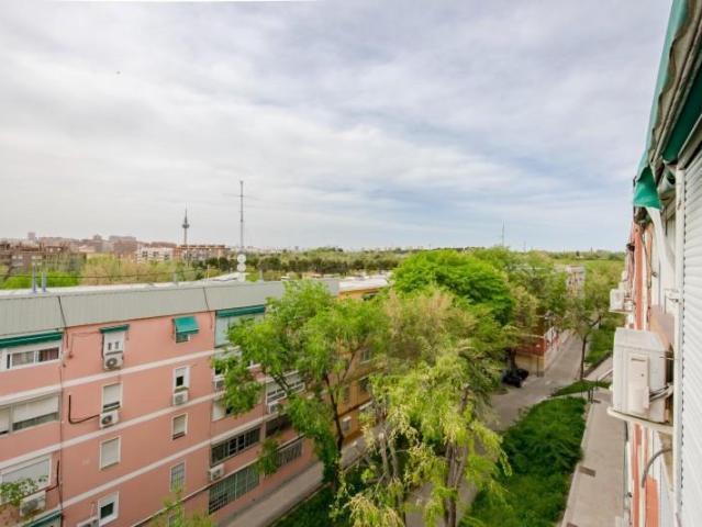 Piso en venta en Madrid, Vinateros