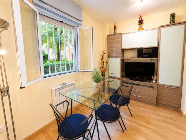 Piso en venta en Madrid, Vinateros. AGOGEDOR APARTAMENTO EN MORATALAZ. Pisos.