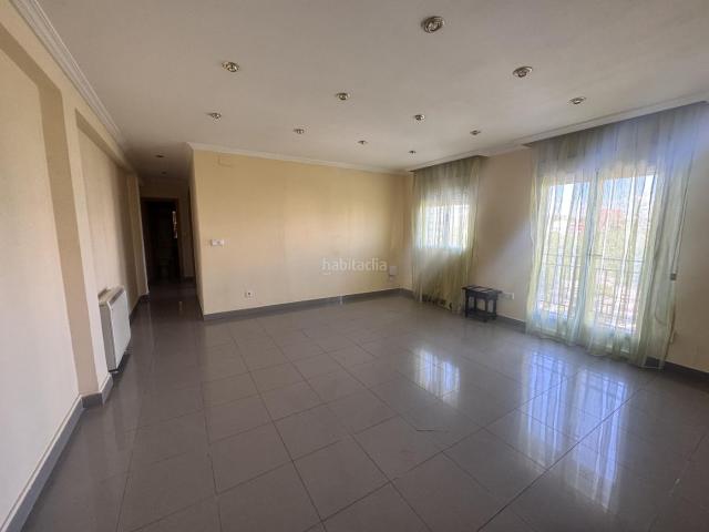 Piso en venta en Madrid, Villaverde Alto. A pocos minutos de la estación Puente Alcocer. Pisos.