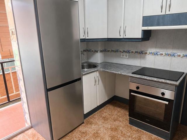 Piso en venta en Madrid, Villaverde Alto. Luminoso piso con garaje y espacio extra multifuncional en Villaverde Alto. Pisos.
