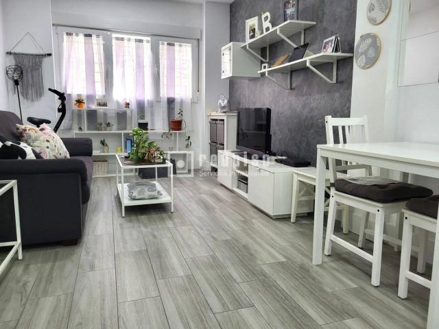 Piso en venta en Madrid, Vista Alegre. ACOGEDOR APARTAMENTO EN PERFECTO ESTADO, A DOS MINUTOS AL METRO CARABANCHEL. Pisos.