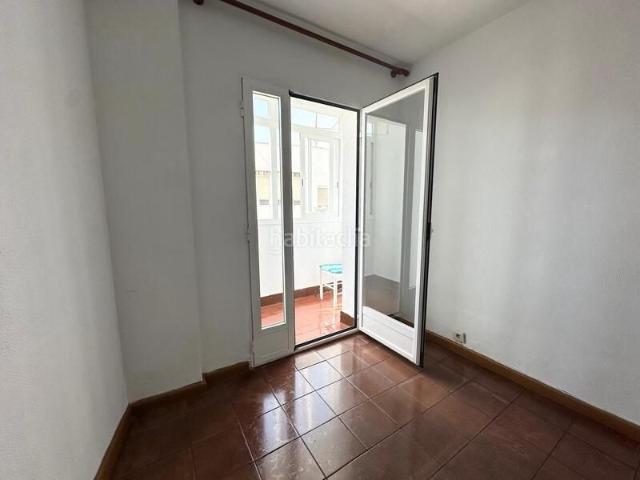 Piso en venta en Madrid, Vista Alegre. GLOBALPISO CARABANCHEL VISTA ALEGRE vende estupendo piso en 2º planta con ascensor interior, de 61 m2 distribuidos en salon indepe. Pisos.