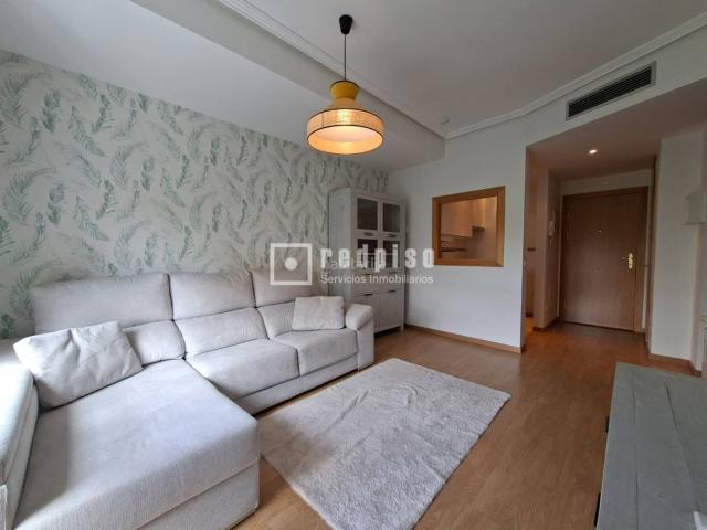 Piso en venta en Madrid, Vista Alegre. Piso en urbanización moderna con piscina, garaje y trastero incluidos. Pisos.
