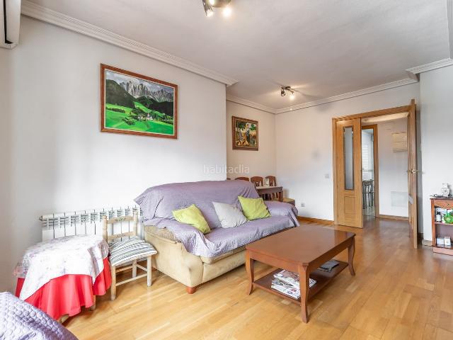 Piso en venta en Madrid, Vista Alegre. Pisos.