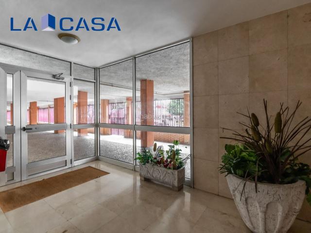 Piso en venta en Madrid, Zofío. ? ¡ Maginifico piso de 3 habitaciones listo para entrar a vivir!. Pisos.