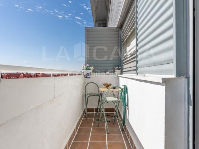 Piso en venta en Madrid, Acacias. ATICO EN LA PUERTA DE TOLEDO. Pisos.