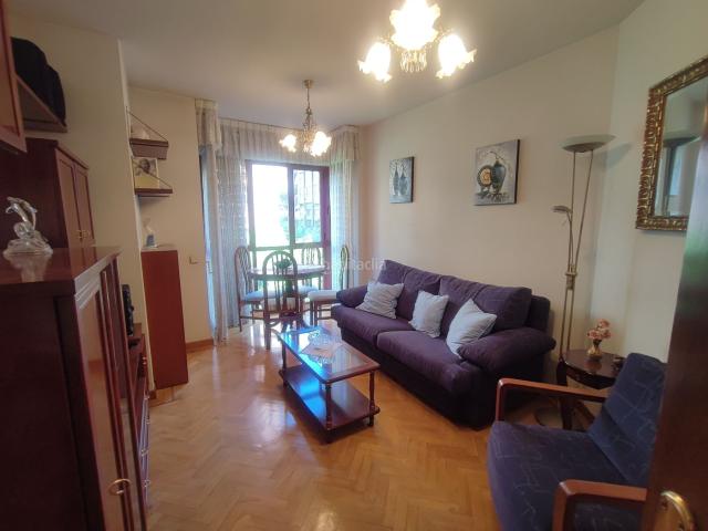 Piso en venta en Madrid, Acacias. Apartamento de 1 dormitorio. con garaje en urb. con piscina, inmejorable ubicación. Pisos.
