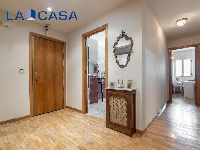 Piso en venta en Madrid, Acacias. Pisos.